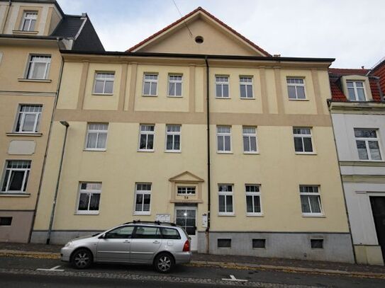 Frisch renoviert - Helle geräumige Zweiraumwohnung mit offener Küche