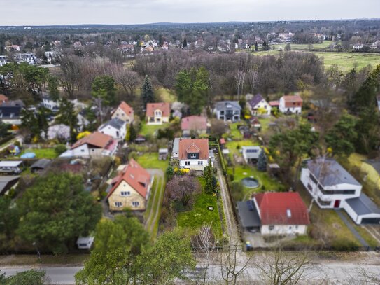 Großes Grundstück mit Ein- oder Zweifamilienhaus und 2. Baufeld