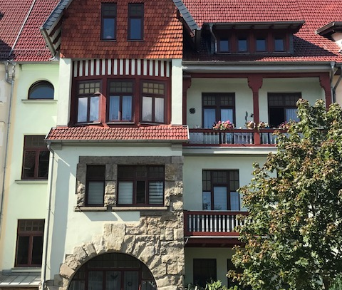 Großzügige 3-Raum-Maisonette-Wohnung mit Balkon im Dachgeschoss