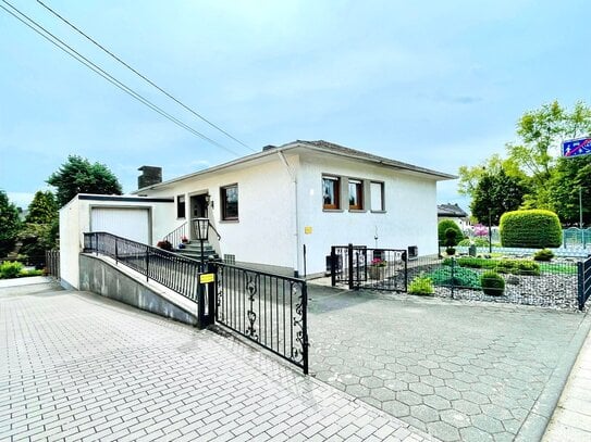 Unterkellerter Bungalow auf tollem Grundstück