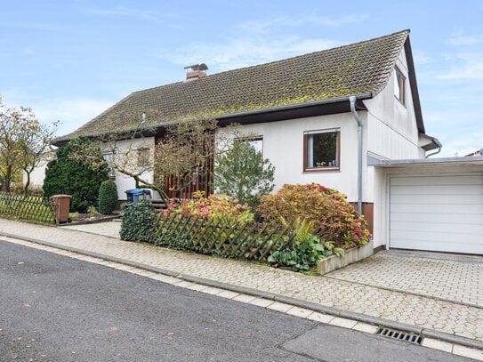 Ihr Traumhaus mit Potenzial: Freistehendes Einfamilienhaus mit großem Garten