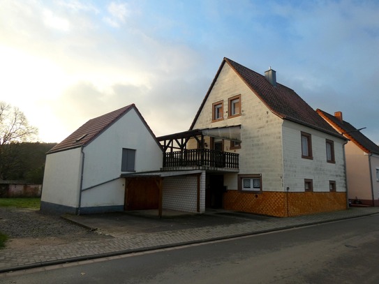 Steinwenden - Obermohr: Freistehendes Einfamilienhaus in Ortsrandlage