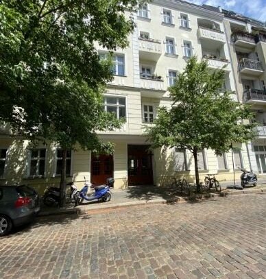 Provisionsfreie, bezugsfertige, top-renovierte 2 Zimmerwohnung /Loggia, Berlin-Prenzlauer Berg