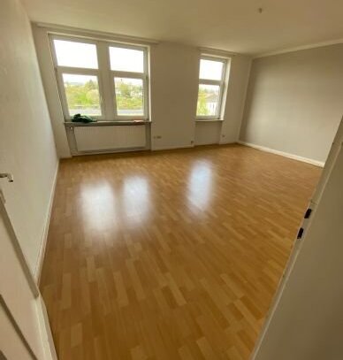 KS-Nähe Aue, 3 Zimmer, Küche Bad, Altbauflair, Gartennutzung