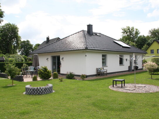 Moderner Bungalow in idyllischer Lage