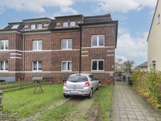 Sanierungsbedürftiges 3-Familienhaus in Düsseldorf-Holthausen