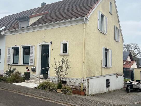 Schönes 1-Familienhaus in ruhiger und doch zentraler Lage von Rehlingen-Siersburg zu verkaufen