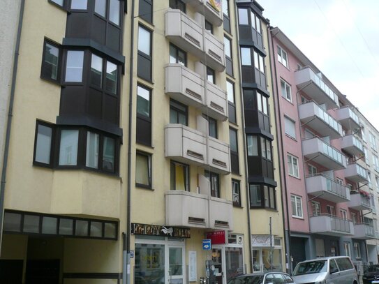 Maxvorstadt interessante Maisonettewohnung 4 Zimmer mit Balkon und zwei Bädern