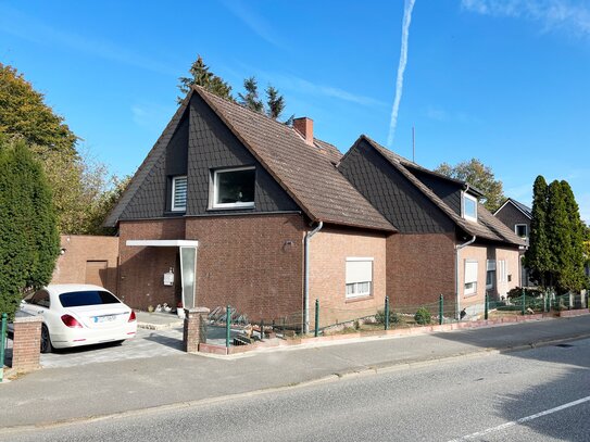 Einfamilienhaus mit Anbau, Einliegerwohnung und Garage