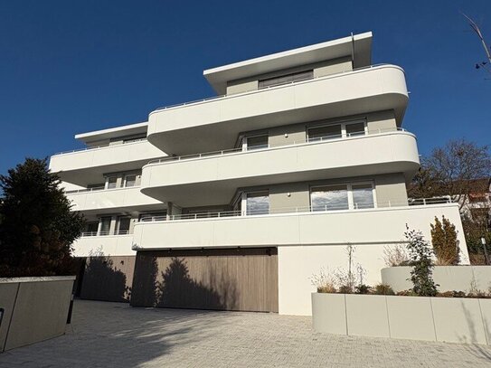 Exklusive 3 Zi.-EG Wohnung mit Balkon und Terrasse in naturnaher Südhanglage