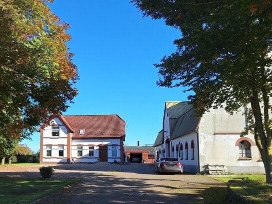 Schöne, gepflegte Hofanlage mit viel Potenzial in Ostseenähe