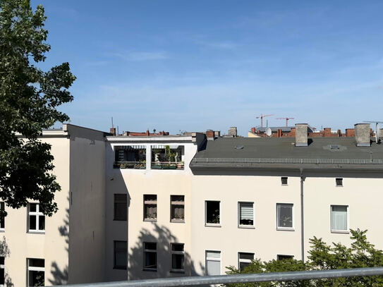 28 m² großes Dachgeschoss mit Weitblick nahe Europacity - 27 €/m² Kaltmiete garantiert