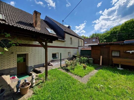 Großzügiges Bauernhaus mit Fotovoltaikanlage und Garten in Tholey OT