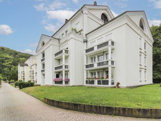 Bezugsfreie 2-Zi.-Wohnung mit Aufzug, Loggia und Tiefgaragenstellplatz direkt am Rhein