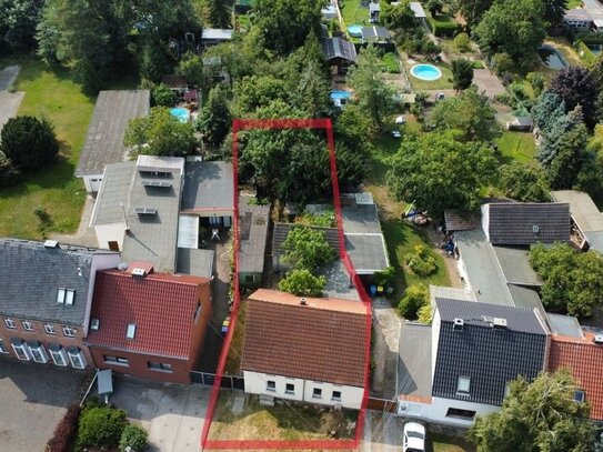 Einfamilienhaus entkernt in Dessau-Kleinkühnau: Großes Grundstück für individuelle Gestaltung