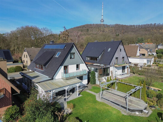 Energetisch saniertes Zweifamilienhaus in traumhafter Lage von Bielefeld-Quelle!