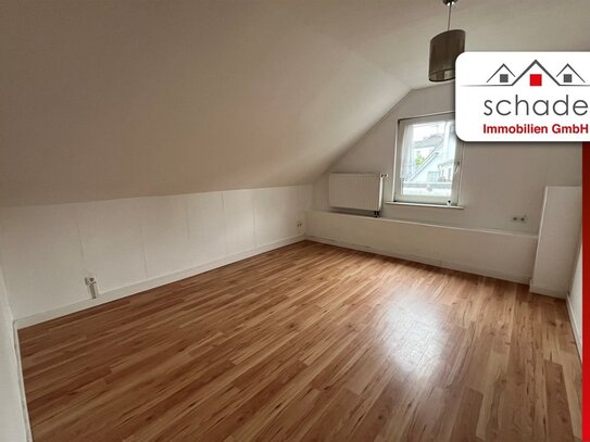 SCHADE IMMOBILIEN - Gemütliche 2-Zimmer-Dachgeschosswohnung in Lüdenscheider Altstadt!