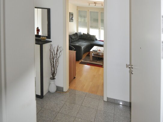 *neu: frei ab November* schöne 2 Zimmer Wohnung mit große Dachterrasse