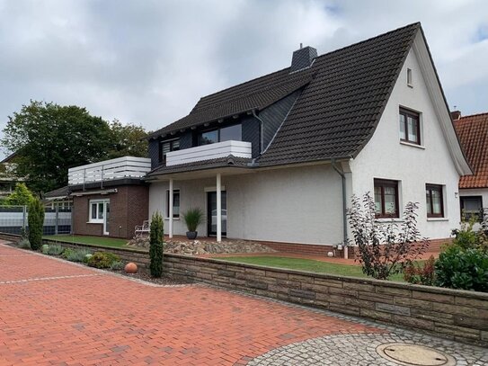 Schönes Einfamilienhaus mit hochwertigem Wintergarten und Einliegerwohnung in Sulingen zu verkaufen