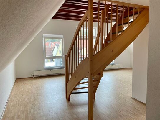 2,5 Zi.-Galerie-Whg. mit EBK und Balkon mitten in der Ellwanger Innenstadt