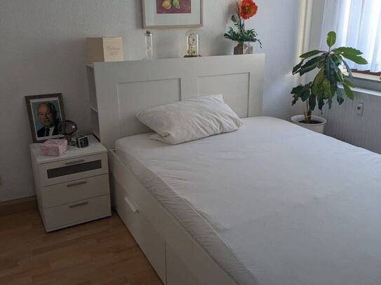 Schöne, renovierte 2-Zimmer-Wohnung in idyllischer Lage in Stuttgart-Uhlbach
