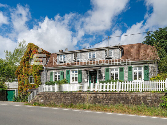 Haus mit Geschichte! Wohnen in einer alten Dorfschule!