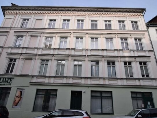 Wohnen im Stilvollem Ambiente in einer 2,5 Raum-Wohnung mit Fahrstuhl, Einbauküche im Zentrum von Frankfurt/Oder