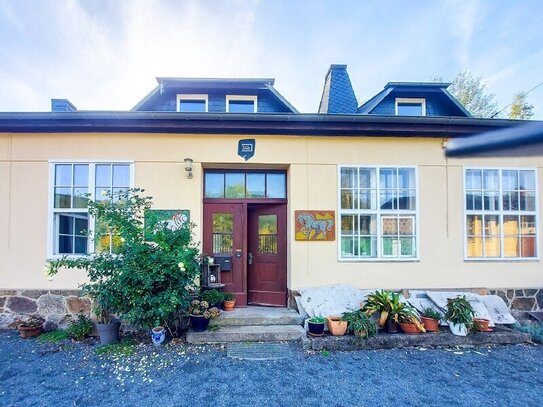 Wohnen und arbeiten im historischen alten Bahnhof Schmiedeberg! 2 Wohnungen, Werkstatt, Büros uvm.