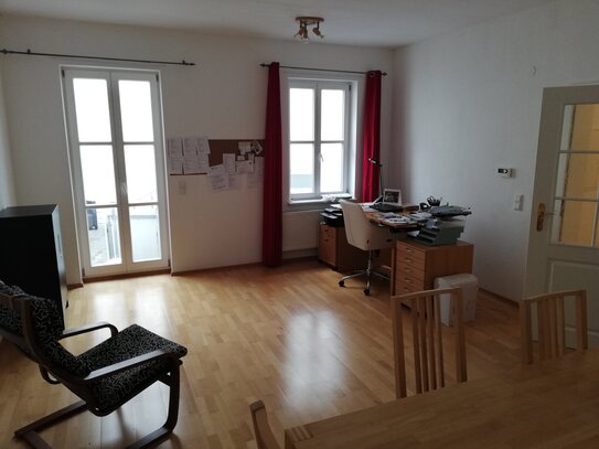 Ruhige, helle 2- Zimmer-Wohnung in der Ansbacher Altstadt