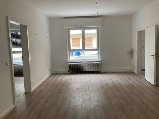 ! ALLEINLAGE im RÜCKGEBÄUDE ! Sanierte 2-Zimmer ETW in Nürnberger Südstadt – PROVISIONSFREI