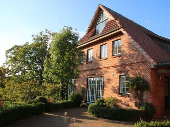 Traumhaus am See mit großem Garten