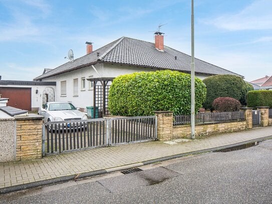 *provisionsfrei* Leben am Grünen: Einfamilienhaus mit Gartenidylle