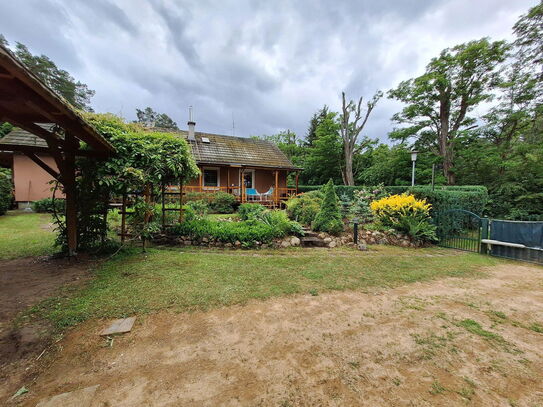 Einfamilienhaus in Stechlin in Brandenburg, LK Oberhavel, schön und ländlich am Waldrand gelegen