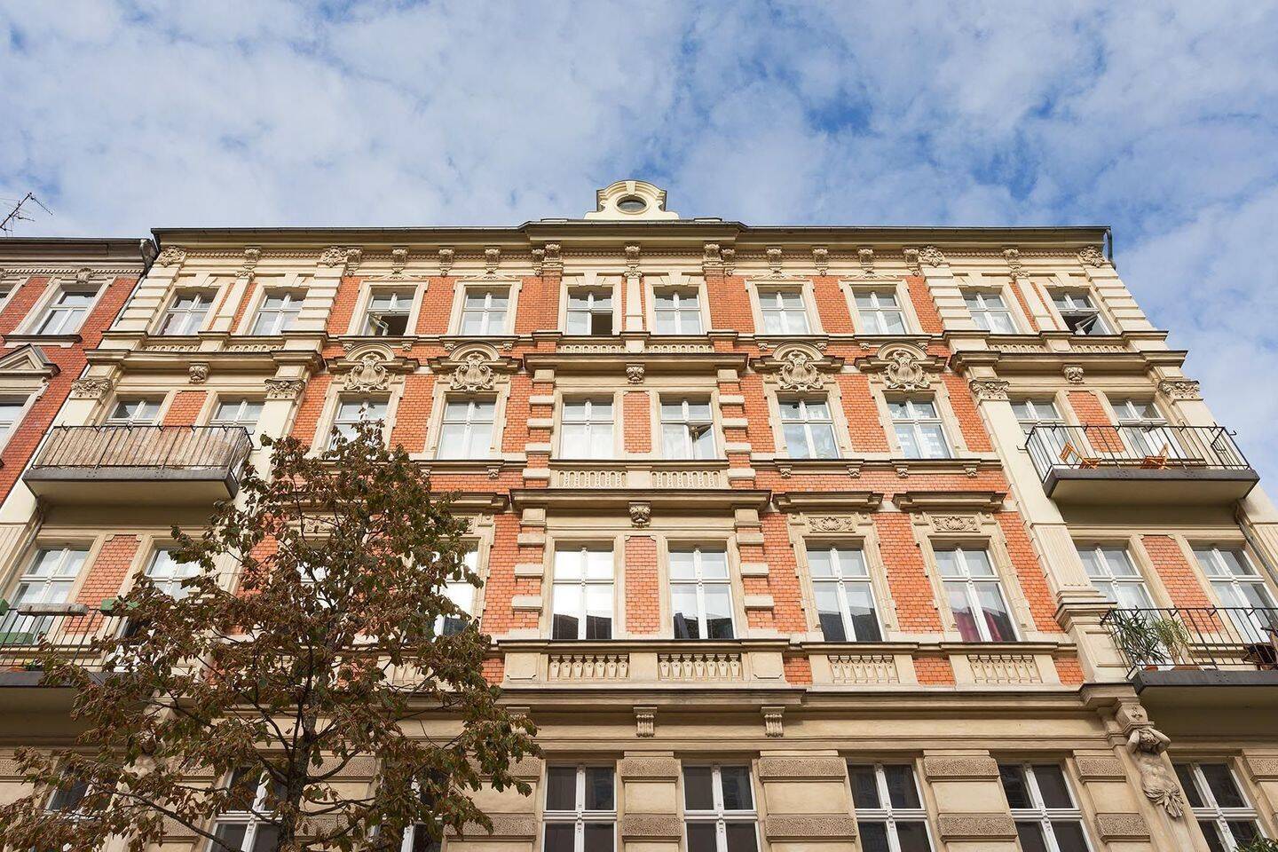 Stilvolle 2-Zimmer-Wohnung im klassischen Altbau - Foto 1