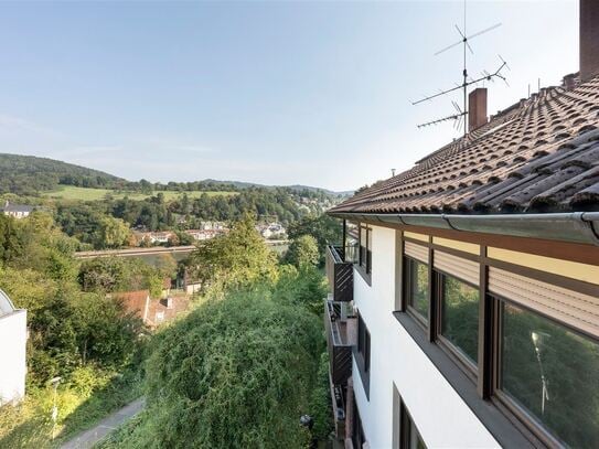 Ruhig gelegene und sofort beziehbare 2-Zimmer-Wohnung mit herrlichem Blick