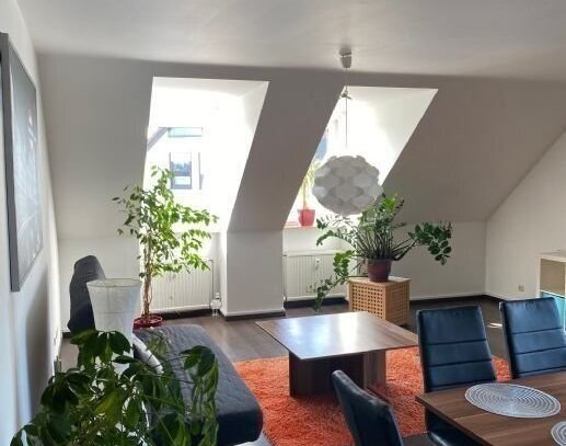 Dachgeschoss-Wohnung mit Balkon in Röttenbach 6 Zimmer