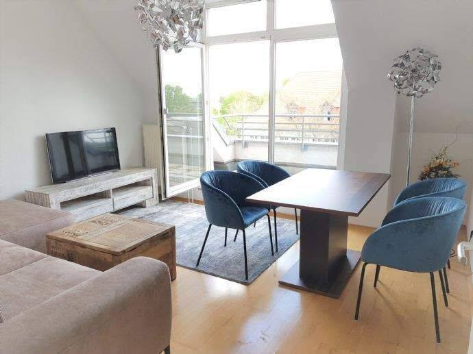 Möblierte Wohnung mit Einbauküche und Balkon - Photo 1