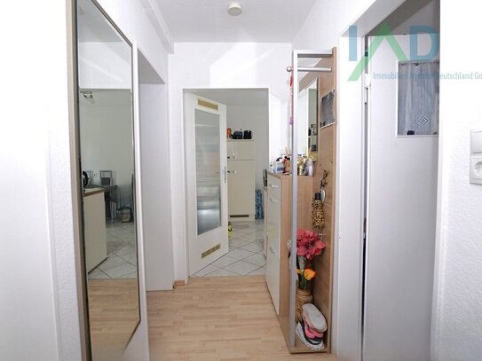 *** Zentral gelegene, schöne 2 Zimmer, Küche, Bad Wohnung mit Balkon ***