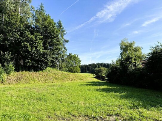 Sonniges Baugrundstück in ruhiger Lage Nähe Kloster Seeon