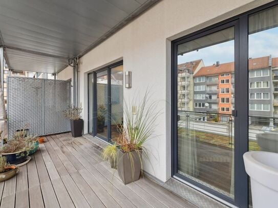 Freiwerdende und geräumige 2-Zimmer-Wohnung mit ca. 78 m², Balkon und Carport in Fürth/ Südstadt