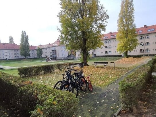 *Altbauwohnung *gut geschnittene *in Spandau *3 Zimmer *Balkon ca 8 Quadratmeter