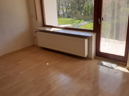 Bad Orb: 2 Zimmer Wohnung am Kurpark in der Jahnstraße !