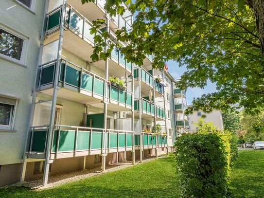 Attraktive 2-Zimmer-Erdgeschosswohnung mit schöner Loggia in Wiesbaden-Biebrich