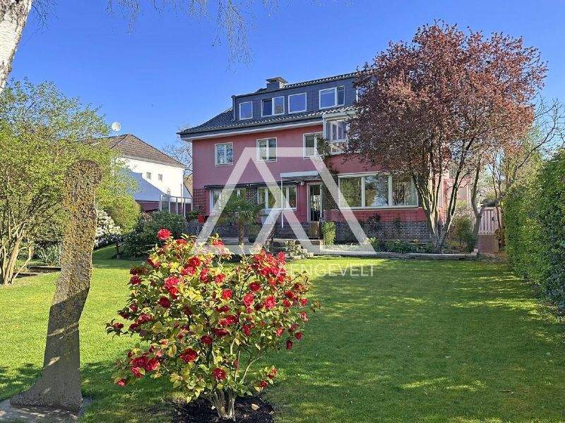Freistehendes Einfamilienhaus auf großzügigem Gartengrundstück im privilegierten Düsseldorfer - Norden