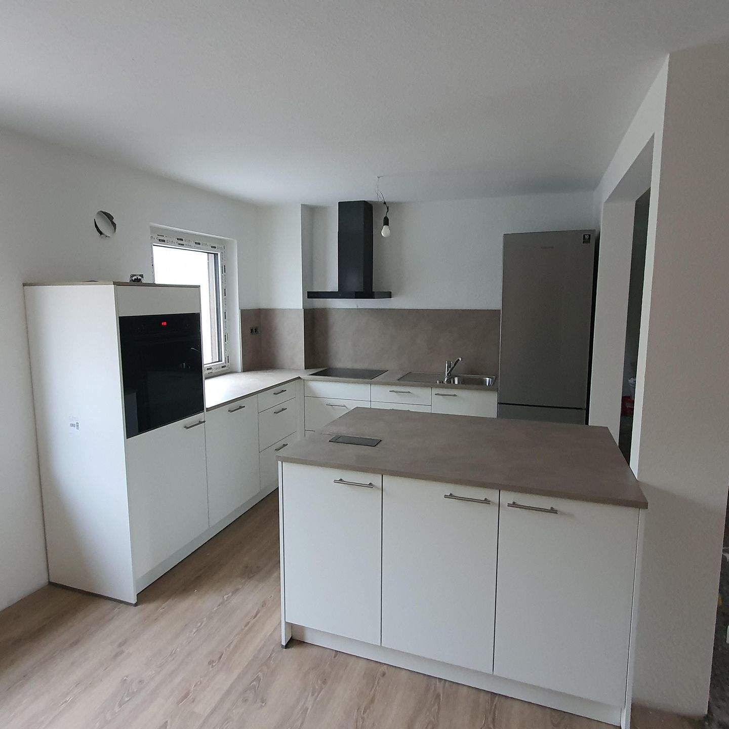 Schmuckstück - nach energetischer Komplettsanierung Einfamilienhaus mit 3 Zimmern und großer Galerie geringe Nebenkosten durch Wärmepumpe und Photovo