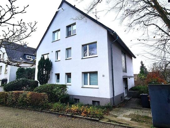 Frisch gestrichene Single-Wohnung mit Einbauküche!