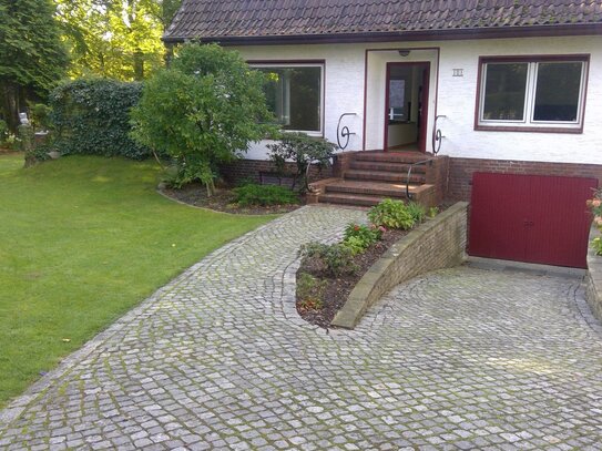 Helle Zweizimmerwohnung mit großem Garten in Volksdorf