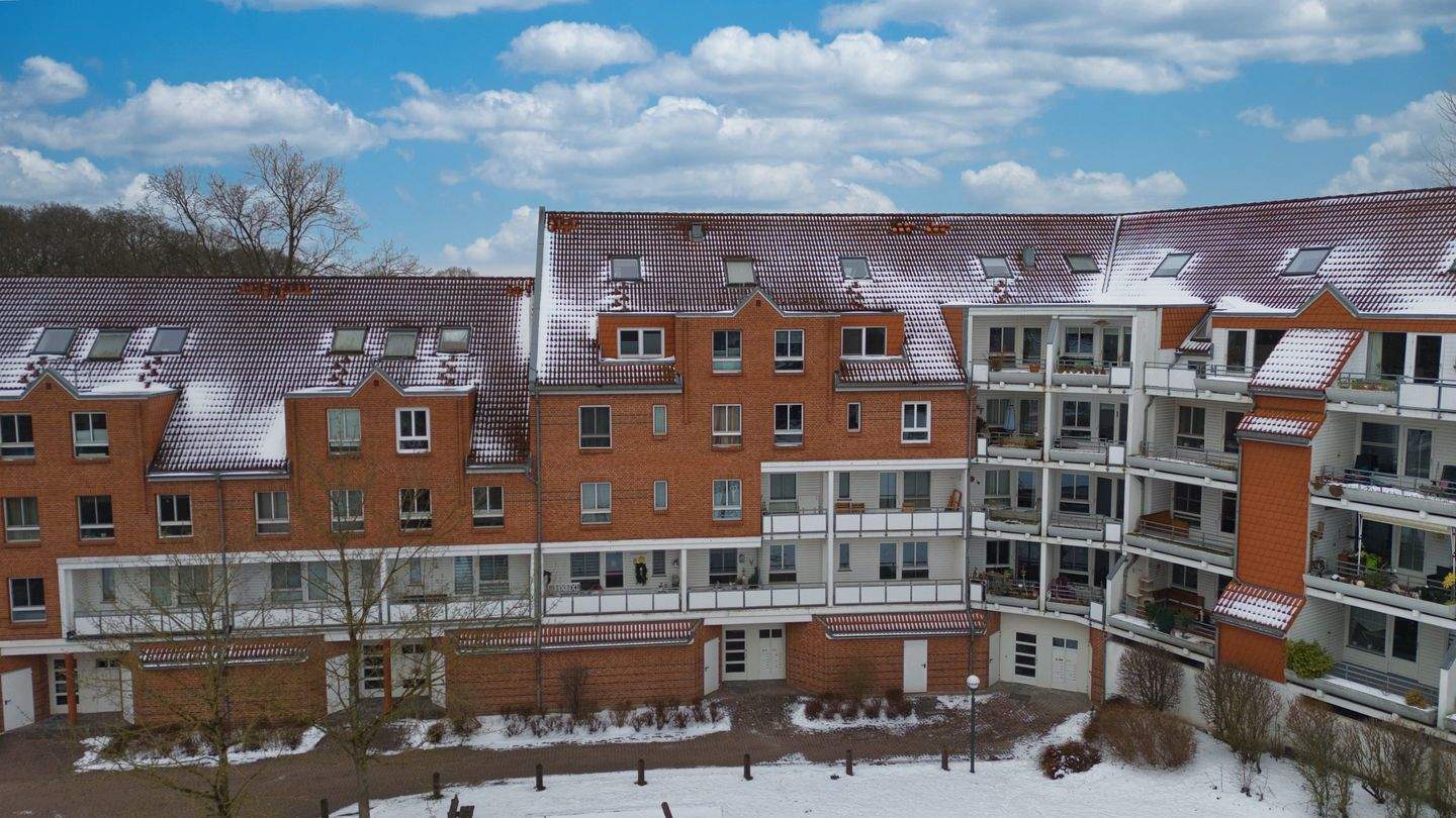 Gepflegte Zwei-Zimmer-Wohnung mit Tiefgarage und Balkon in begehrter Lage von Bremen Burg-Grambke