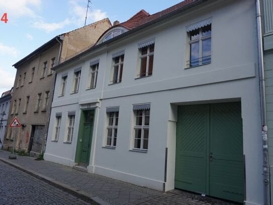 Charmante 2-Raum-Wohnung im Stadtzentrum *Balkon, Garage