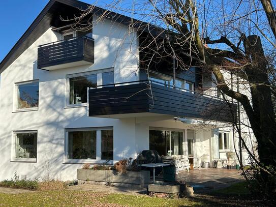 Charmante 2 - Zimmer Dach-Atelier-Wohnung mit EBK und Balkon in Bad Cannstatt (Im Geiger-Memberg)